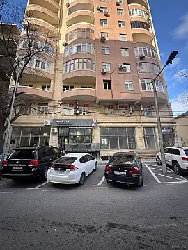 Satılır obyekt 400 m²