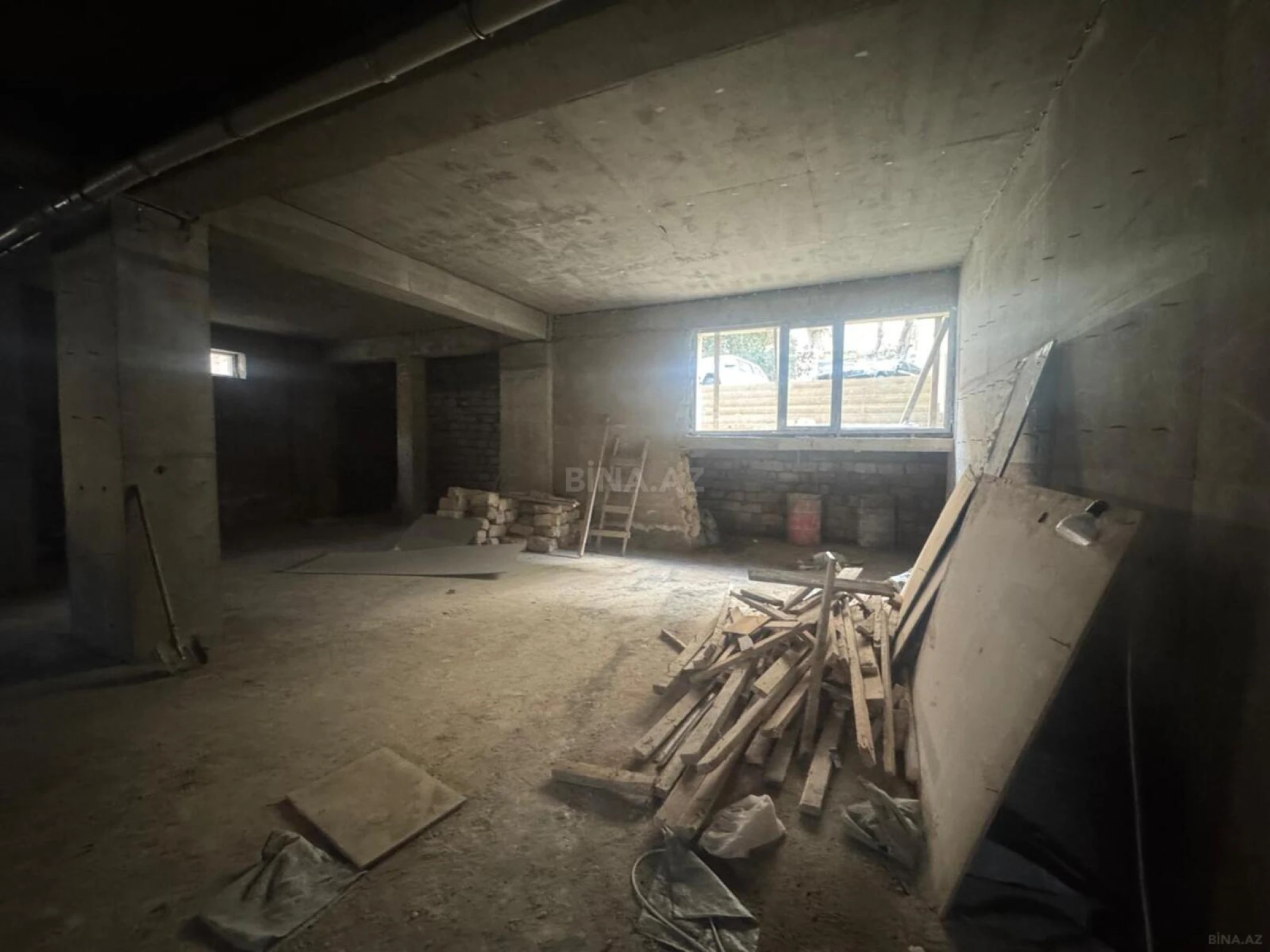 Satılır obyekt 400 m²