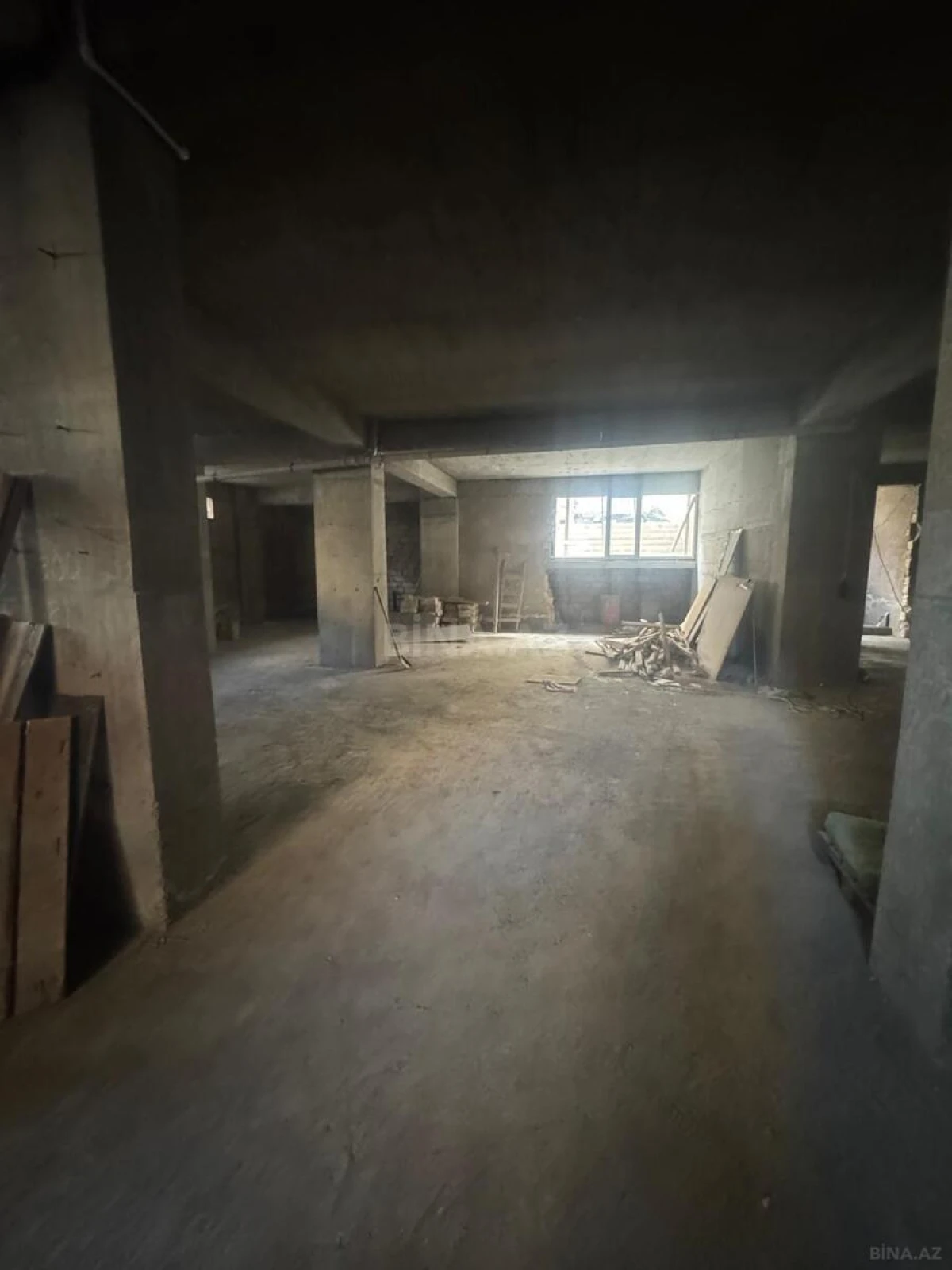 Satılır obyekt 400 m²