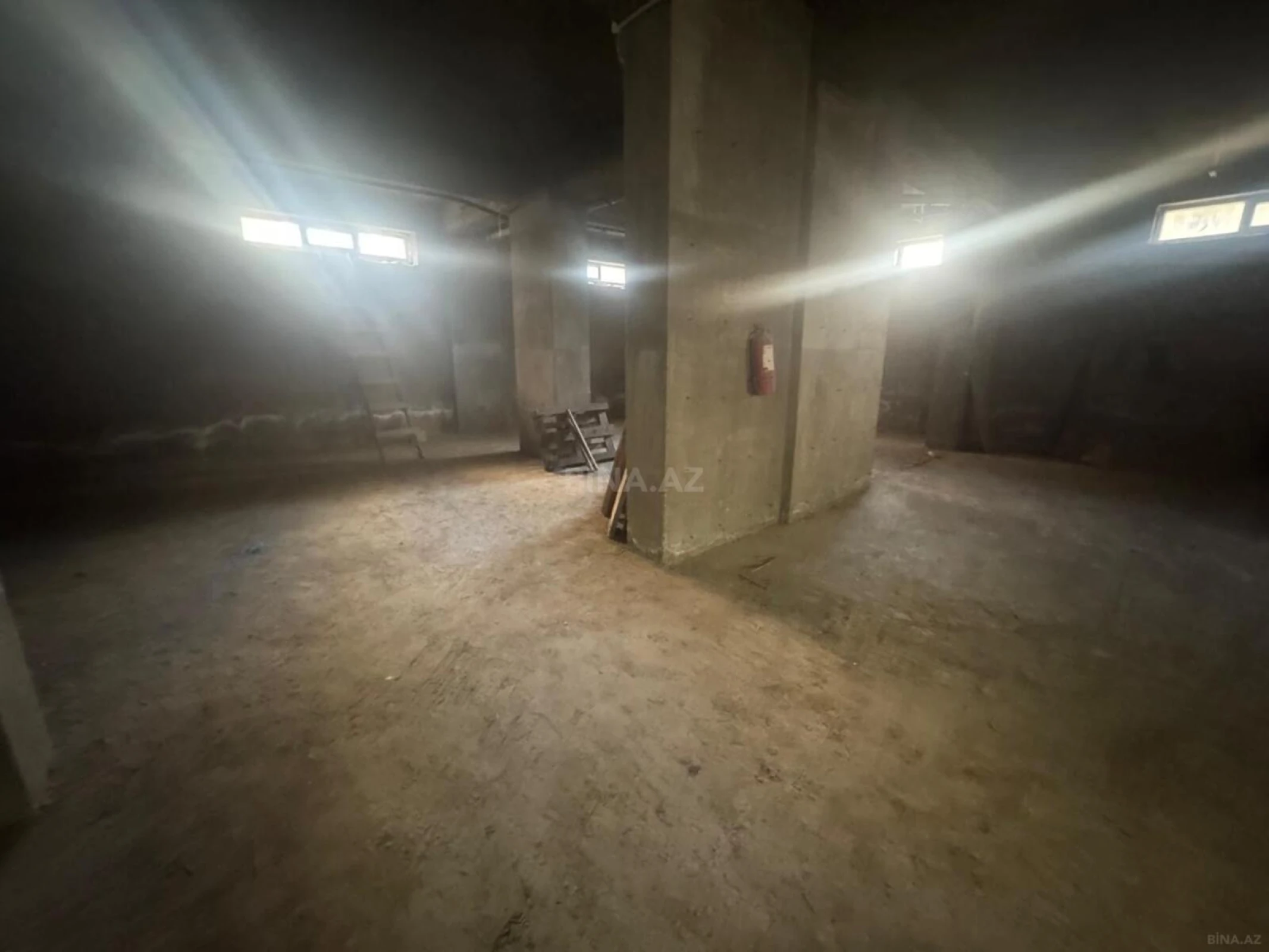 Satılır obyekt 400 m²