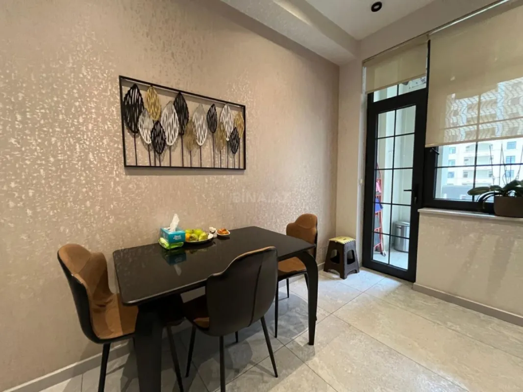 Kirayə verilir 3 otaqlı mənzil 120 m²