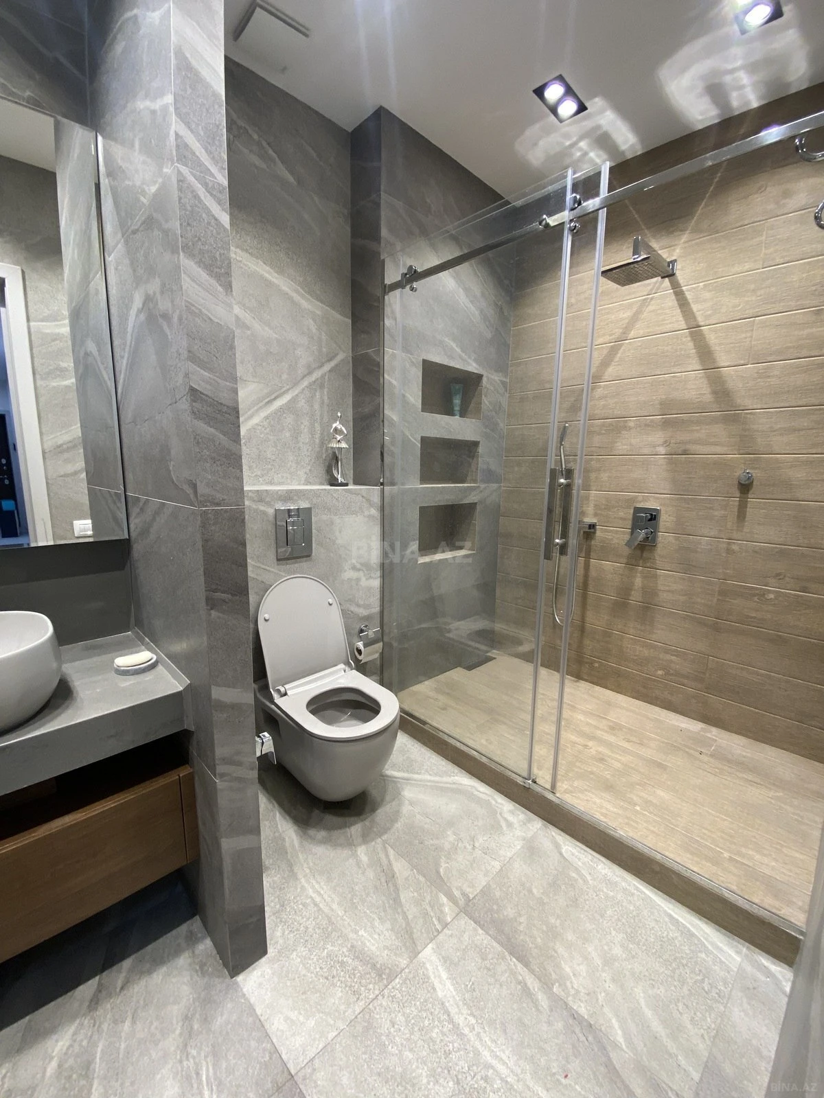 Kirayə verilir 3 otaqlı mənzil 120 m²