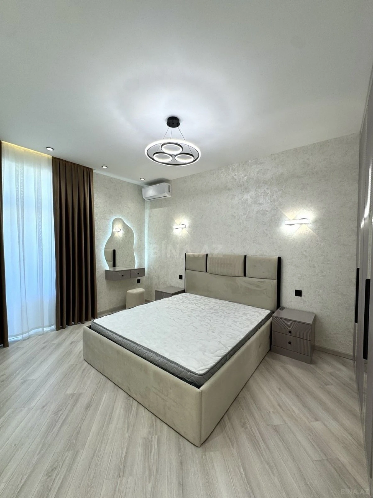 Satılır 2 otaqlı mənzil 80 m²