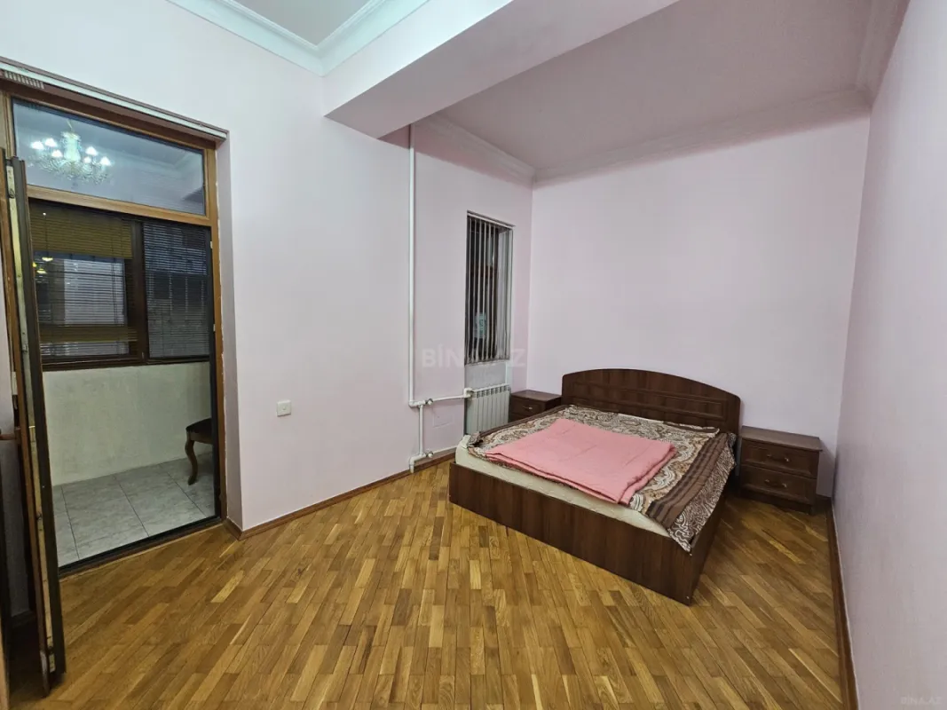 Kirayə verilir 3 otaqlı mənzil 180 m²