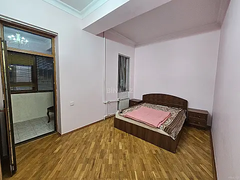 Kirayə verilir 3 otaqlı mənzil 180 m²