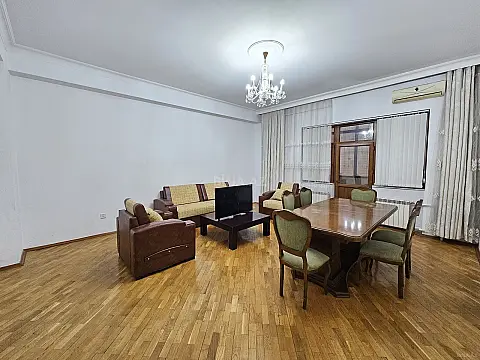 Kirayə verilir 3 otaqlı mənzil 180 m² — Bakı 3 otaq 180.00 m²