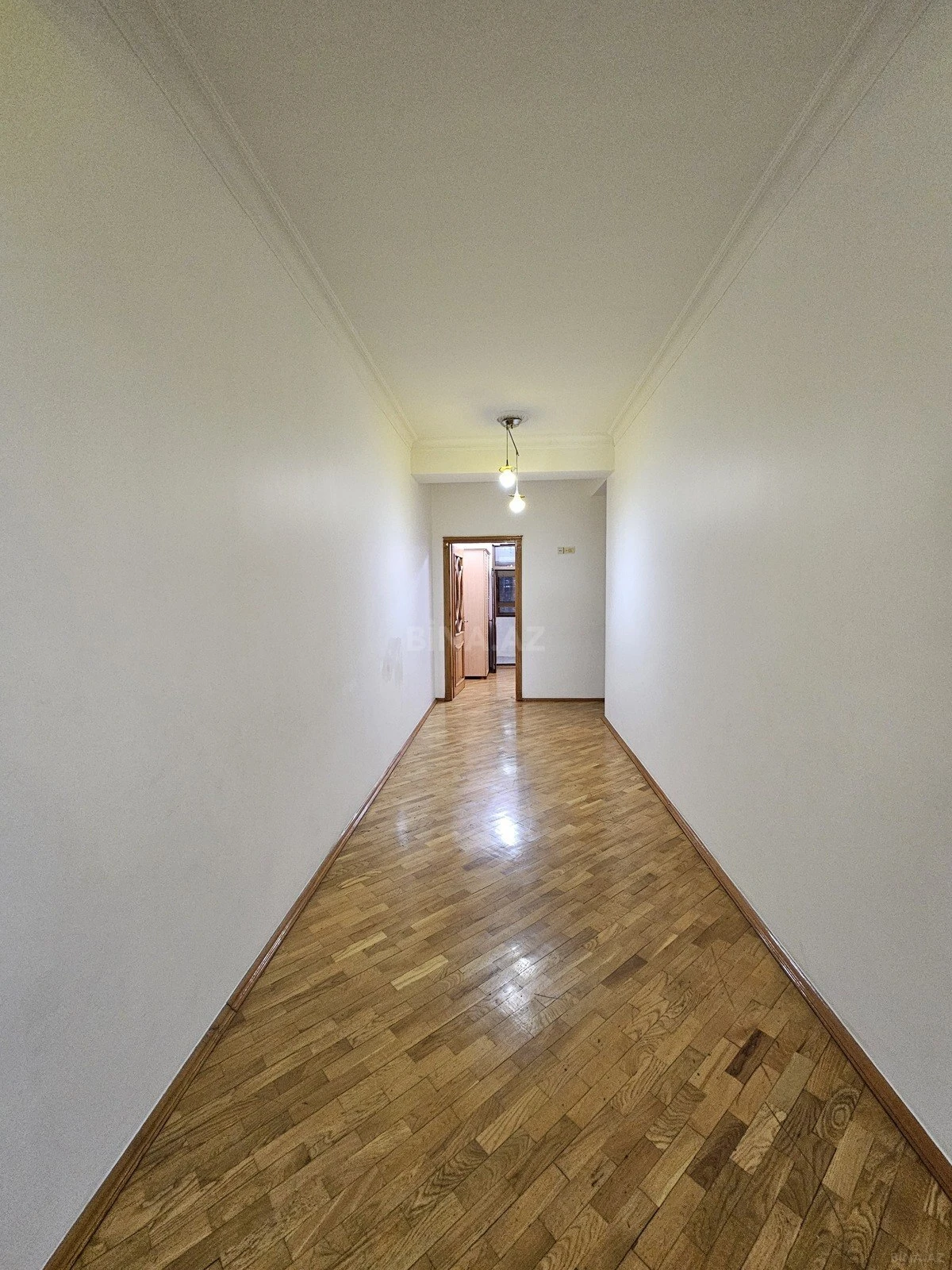 Kirayə verilir 3 otaqlı mənzil 180 m²