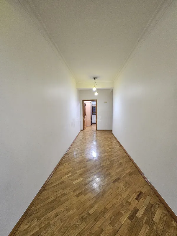 Kirayə verilir 3 otaqlı mənzil 180 m²