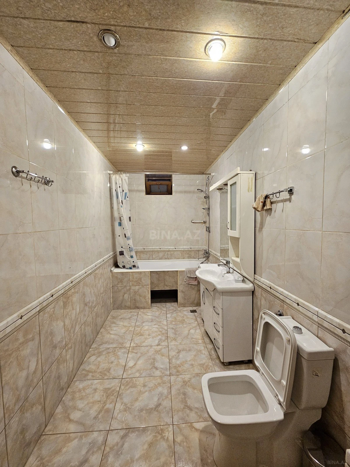 Kirayə verilir 3 otaqlı mənzil 180 m²