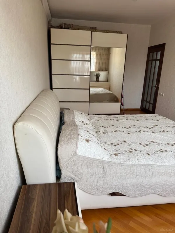 Satılır 4 otaqlı mənzil 75 m²