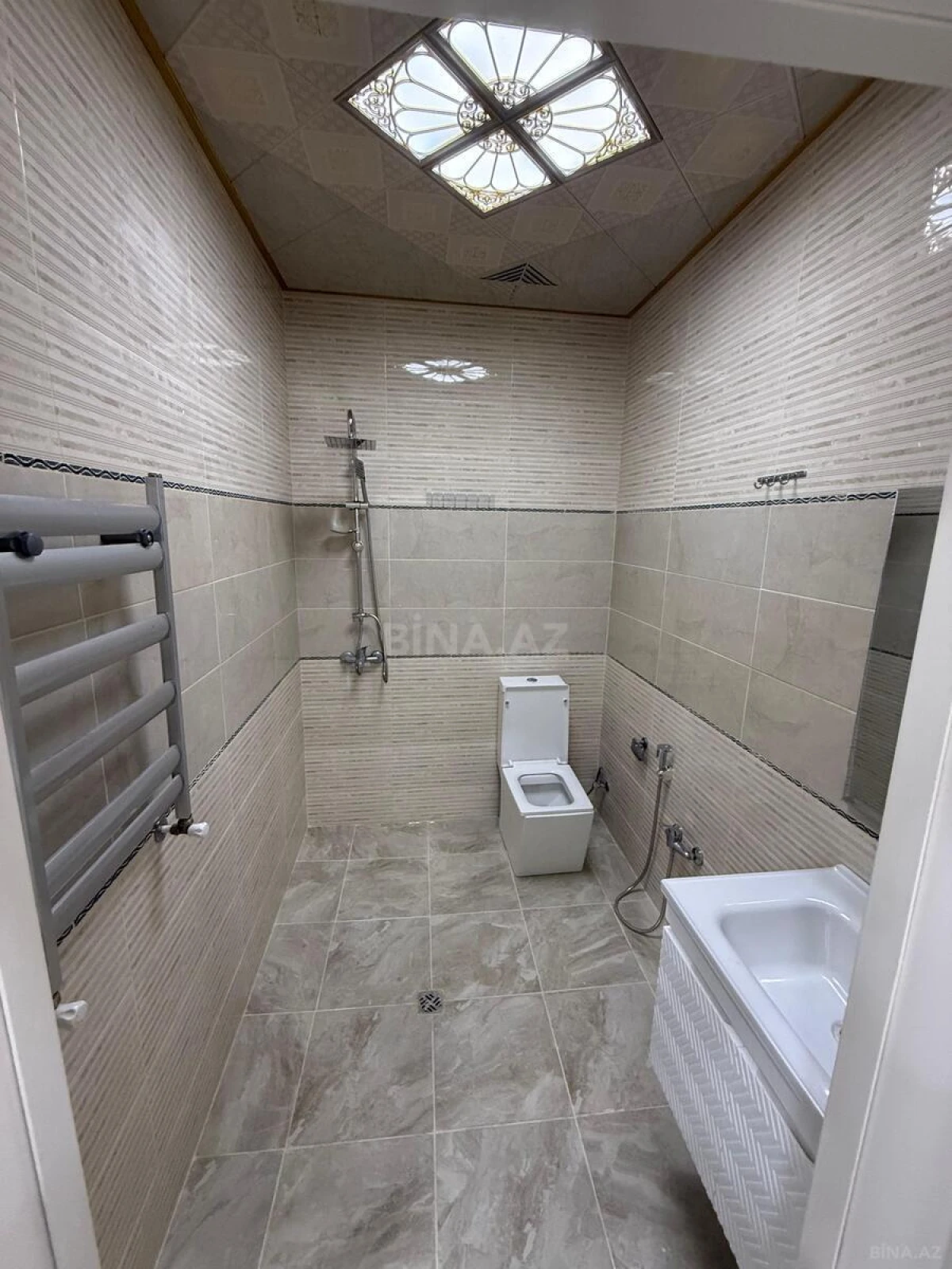 Kirayə verilir 2 otaqlı mənzil 60 m²