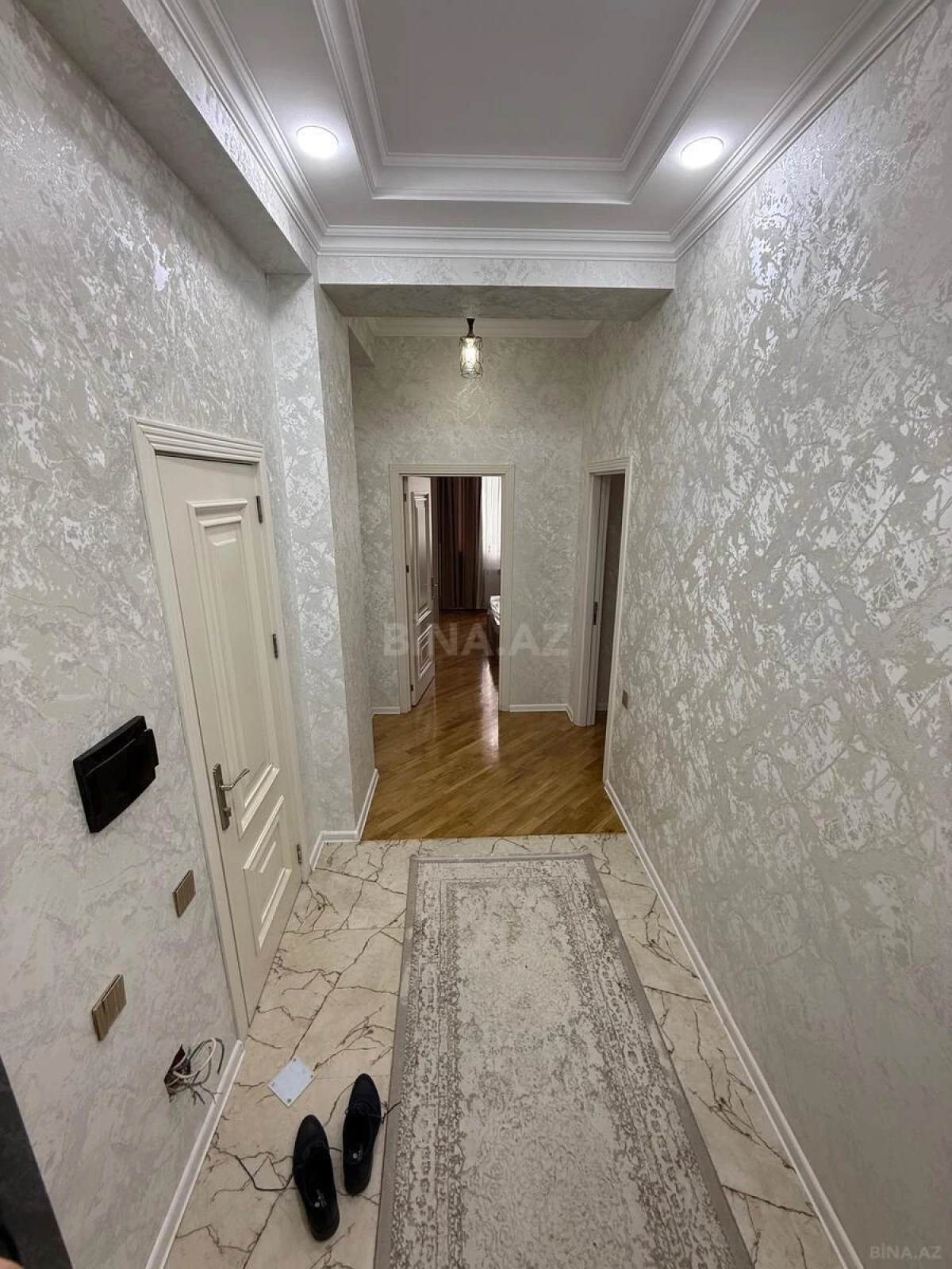 Kirayə verilir 2 otaqlı mənzil 60 m²