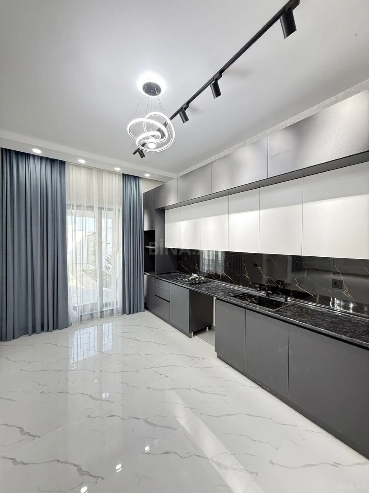 Satılır 4 otaqlı həyət evi 150 m²