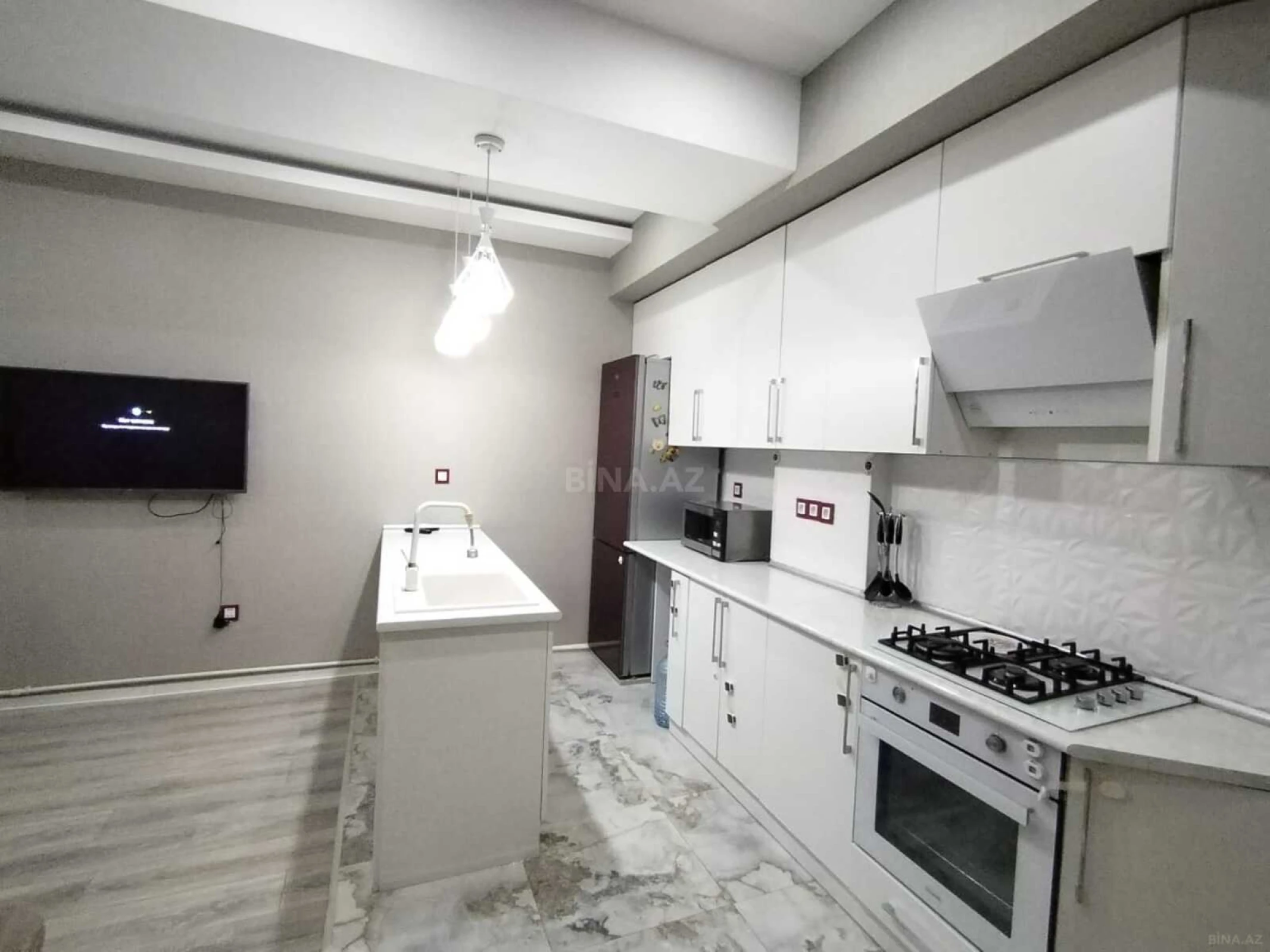 Satılır 3 otaqlı mənzil 103 m²