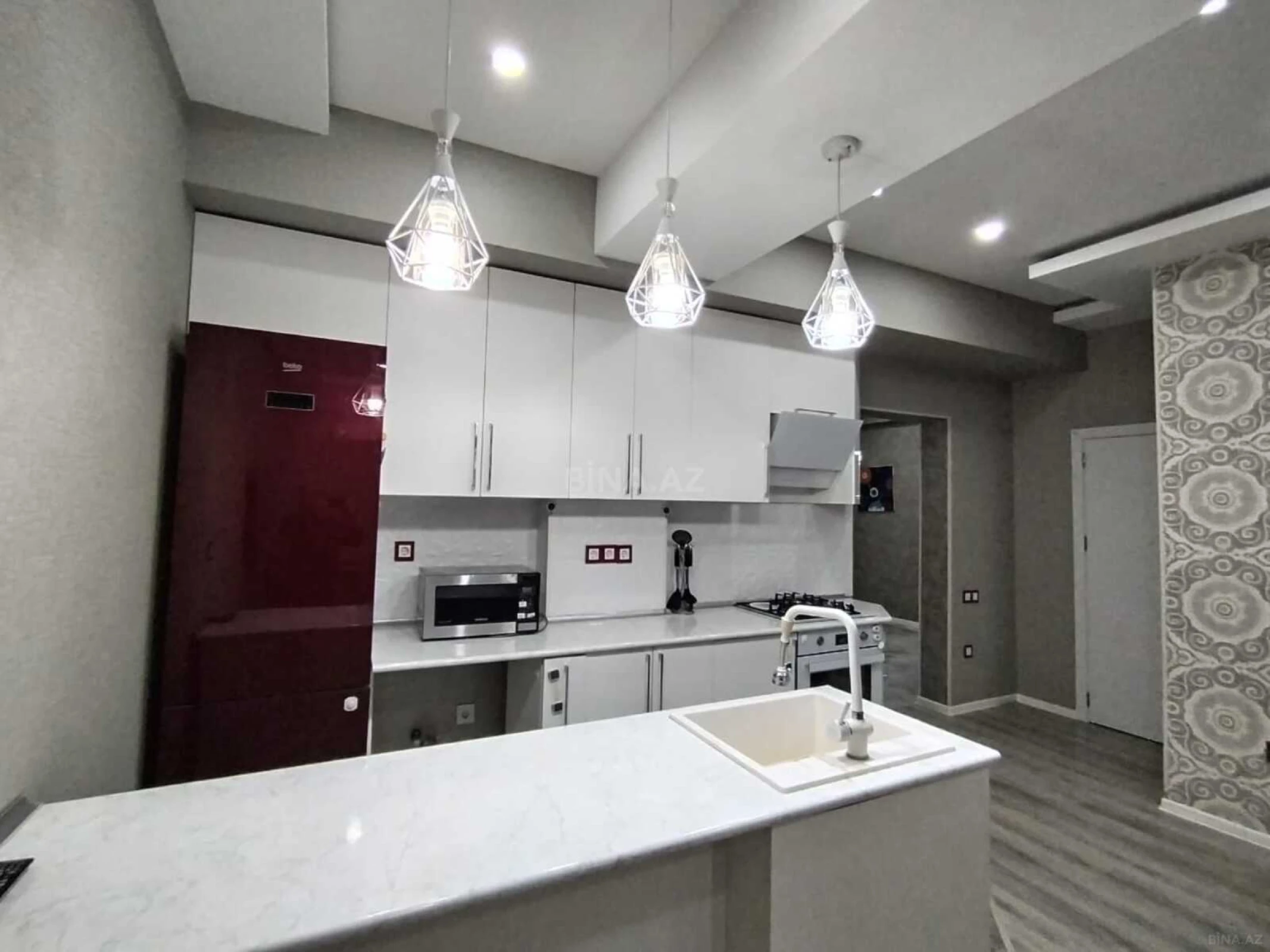 Satılır 3 otaqlı mənzil 103 m²