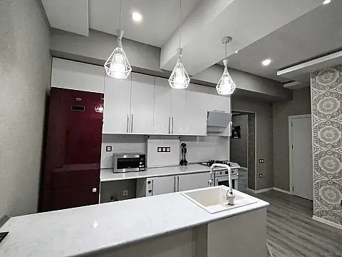 Satılır 3 otaqlı mənzil 103 m²