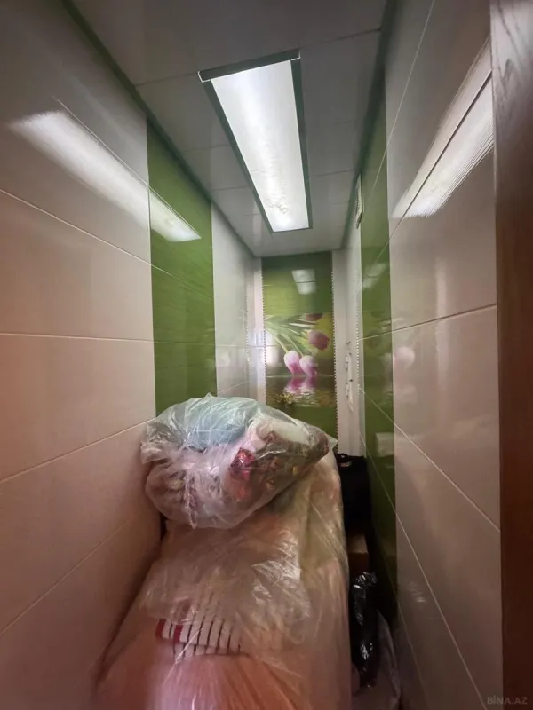 Satılır 3 otaqlı mənzil 138 m²