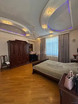 Satılır 3 otaqlı mənzil 138 m²