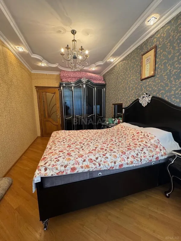 Satılır 3 otaqlı mənzil 138 m²