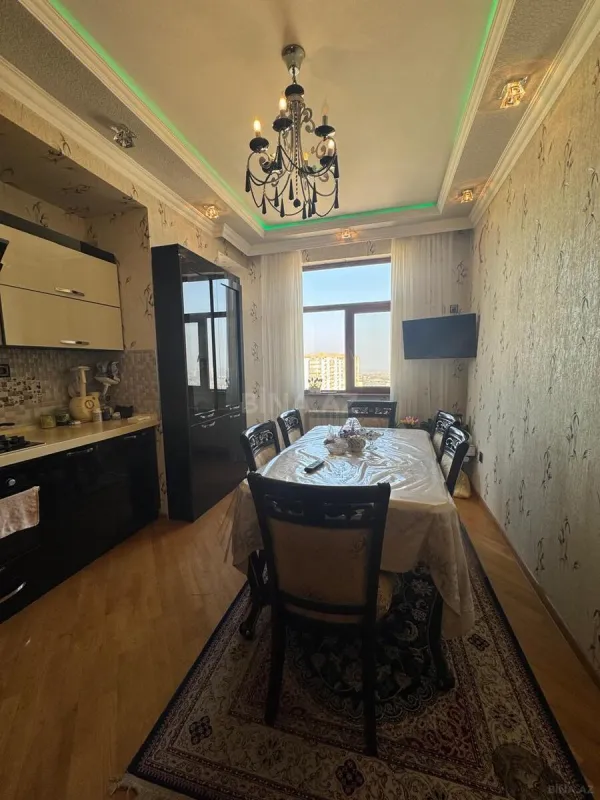 Satılır 3 otaqlı mənzil 138 m²