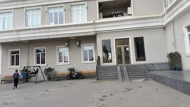 Satılır 3 otaqlı mənzil 126 m²