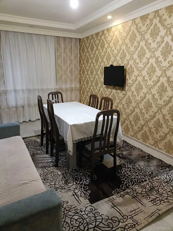 Kirayə verilir 2 otaqlı mənzil 76 m²