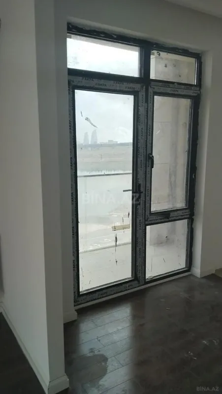 Satılır 4 otaqlı mənzil 103 m²