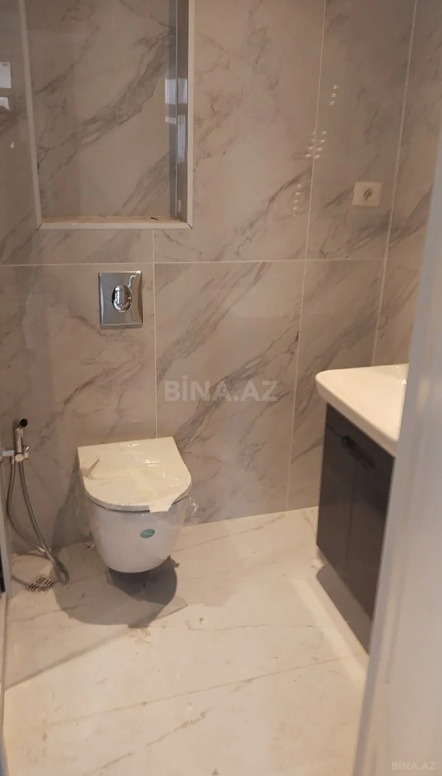 Satılır 4 otaqlı mənzil 103 m²