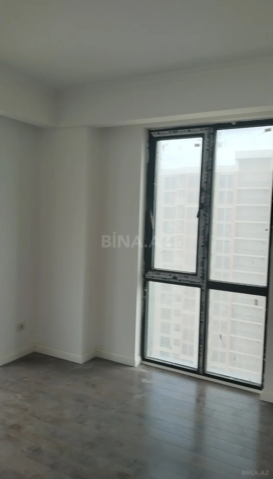 Satılır 4 otaqlı mənzil 103 m²