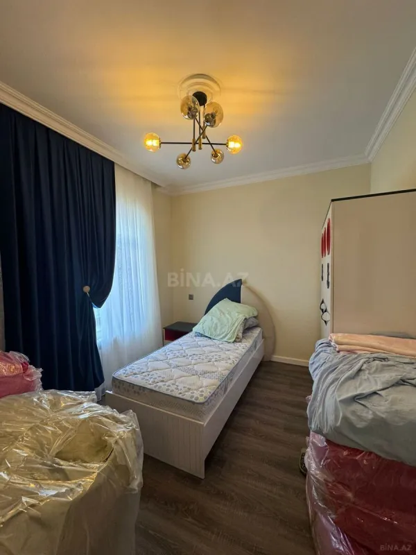 Satılır 5 otaqlı həyət evi 180 m²