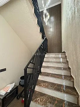 Satılır 5 otaqlı həyət evi 180 m²