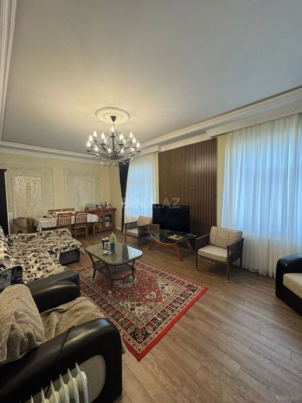 Satılır 5 otaqlı həyət evi 180 m²