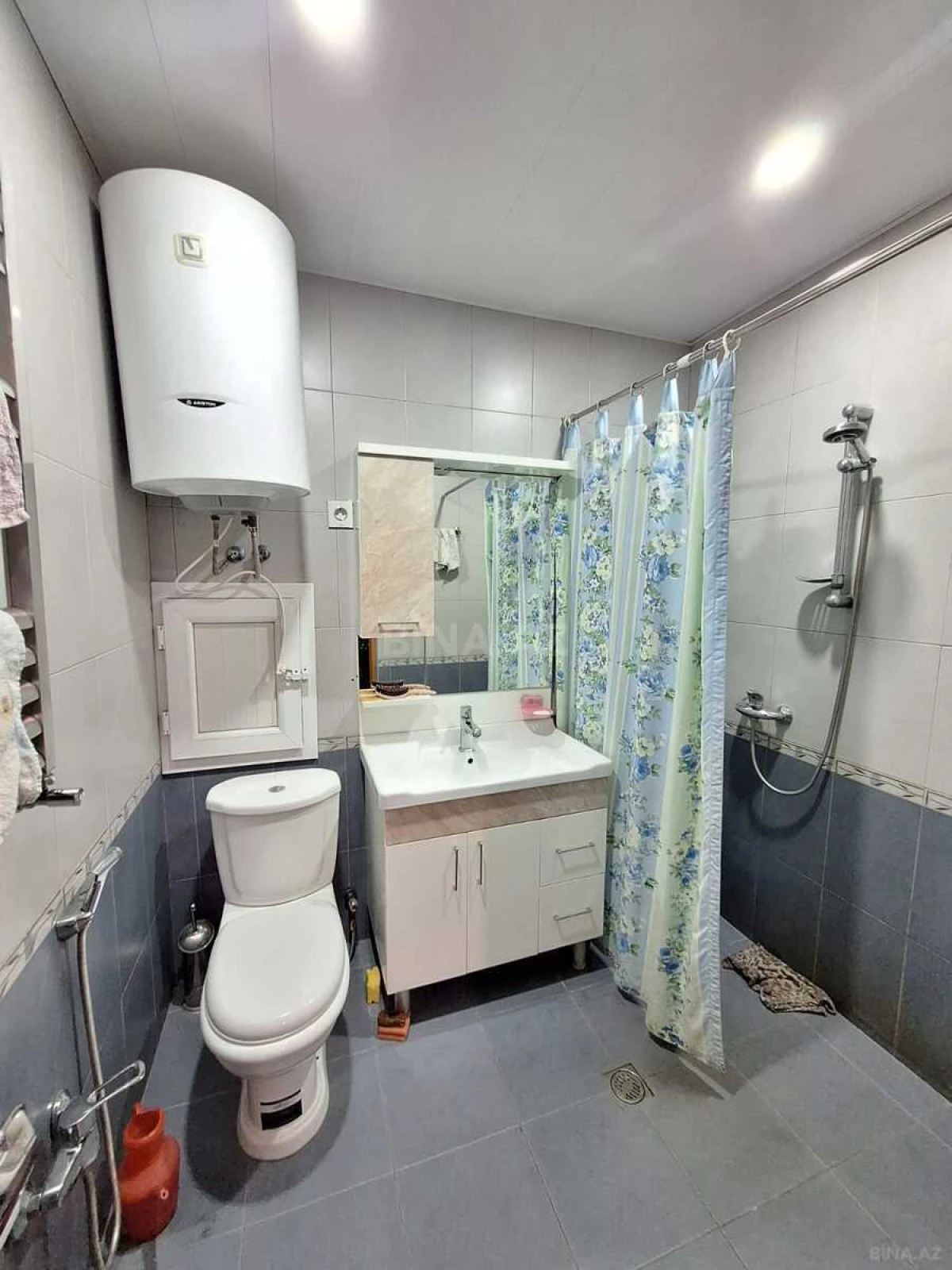 Satılır 2 otaqlı mənzil 85 m²