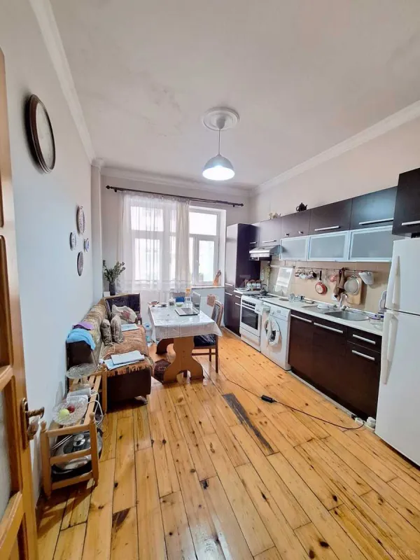 Satılır 2 otaqlı mənzil 85 m²