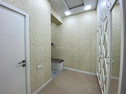 Satılır 3 otaqlı mənzil 118 m²