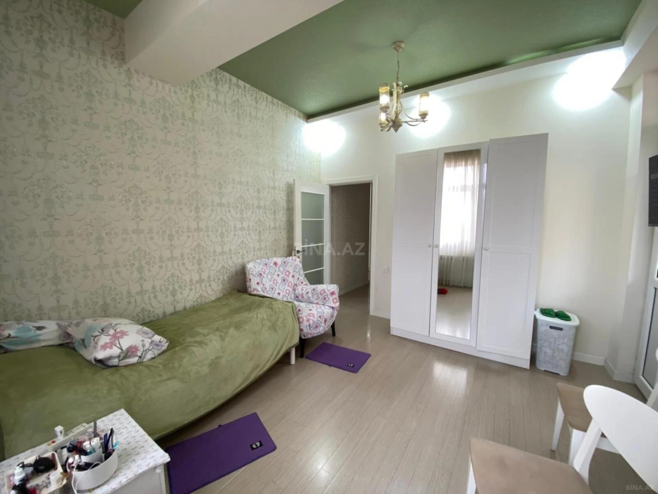 Satılır 3 otaqlı mənzil 118 m²