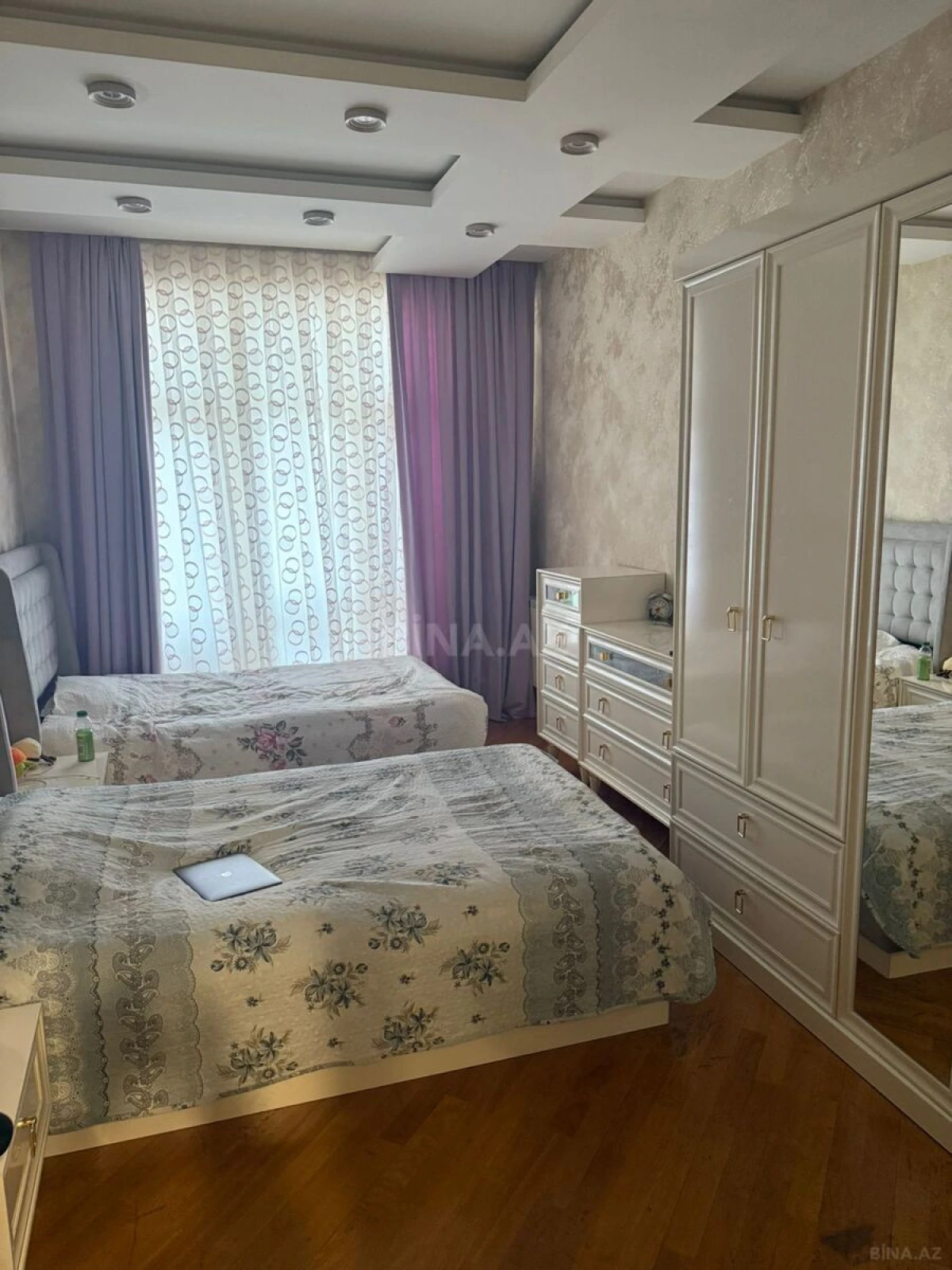 Satılır 4 otaqlı mənzil 164 m²