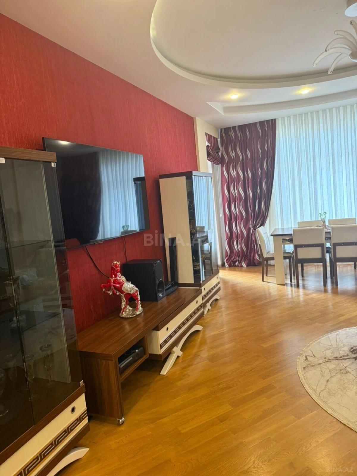 Satılır 4 otaqlı mənzil 164 m²