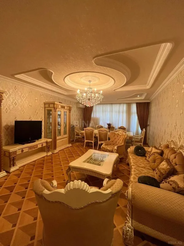 Satılır 4 otaqlı mənzil 192 m²
