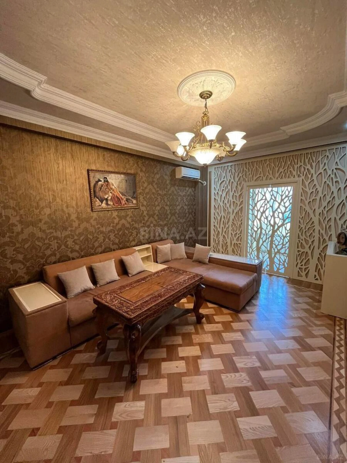 Satılır 4 otaqlı mənzil 192 m²