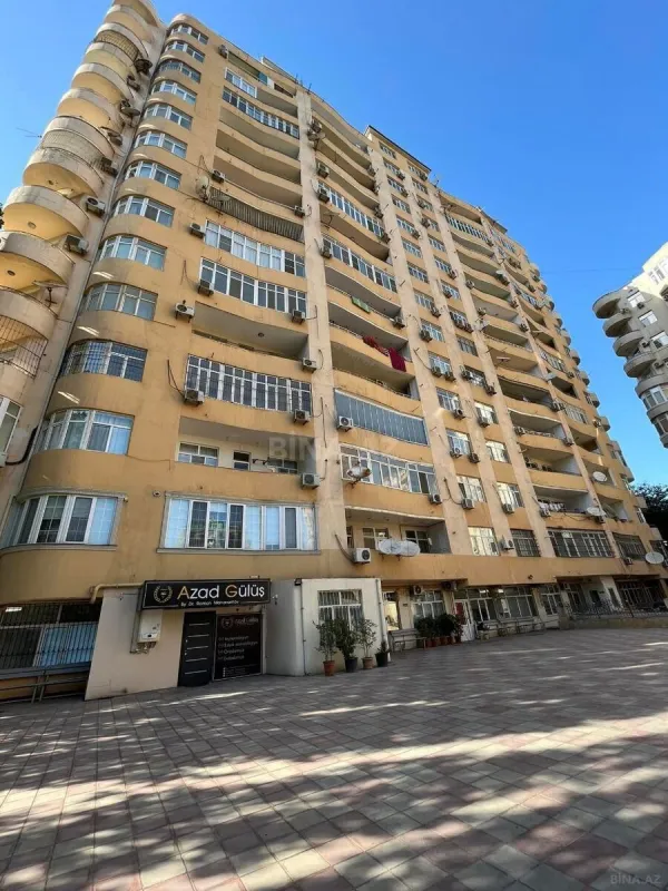 Satılır 4 otaqlı mənzil 192 m²