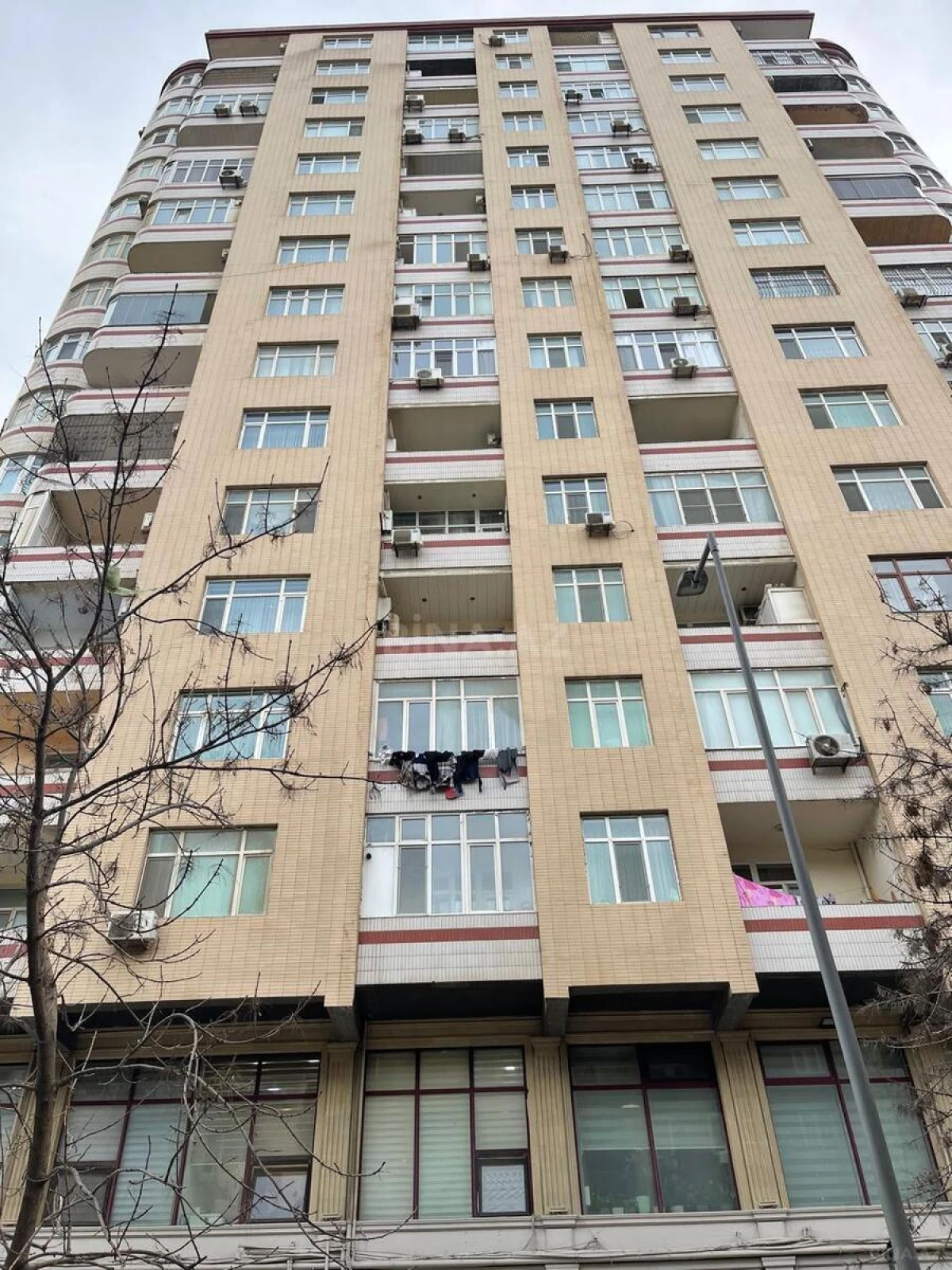 Kirayə verilir 3 otaqlı mənzil 153 m²