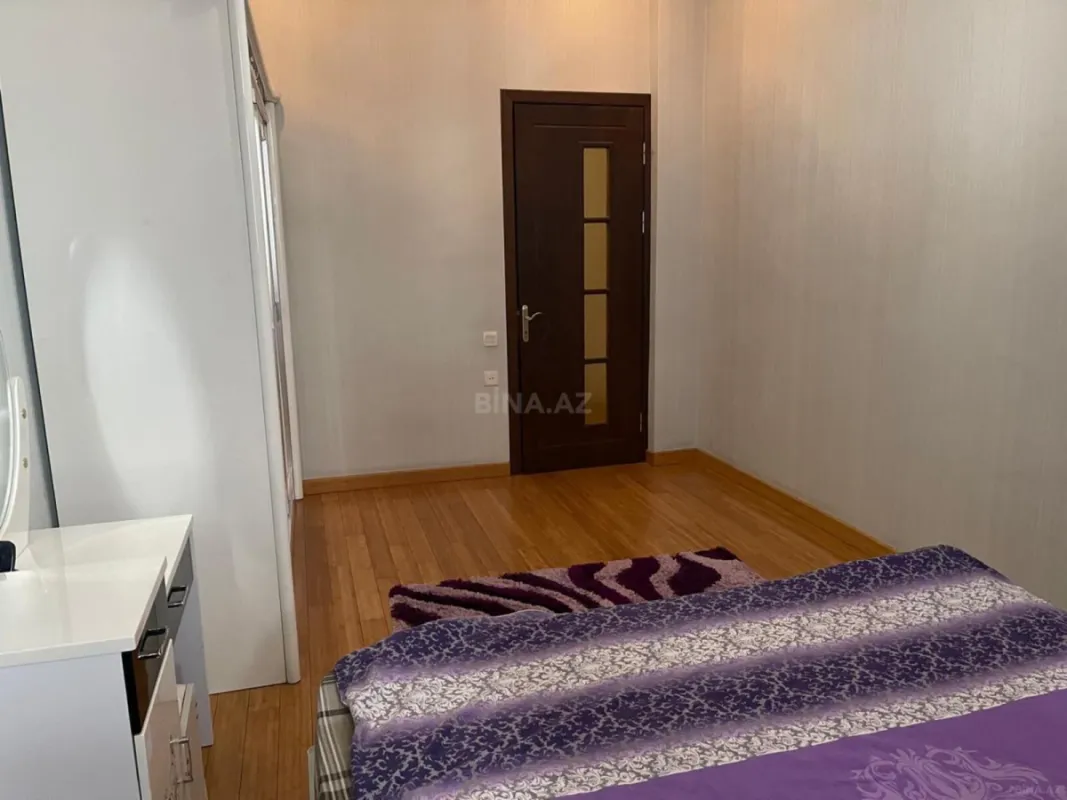 Kirayə verilir 3 otaqlı mənzil 153 m²