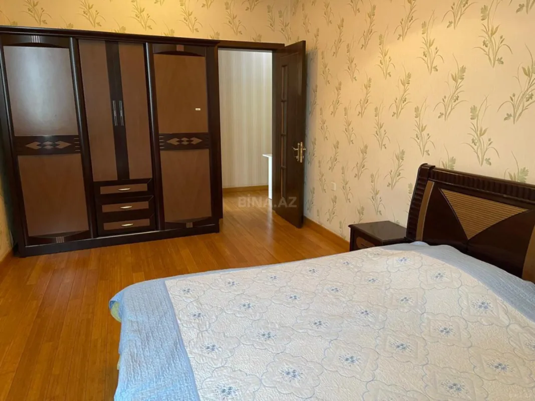 Kirayə verilir 3 otaqlı mənzil 153 m²