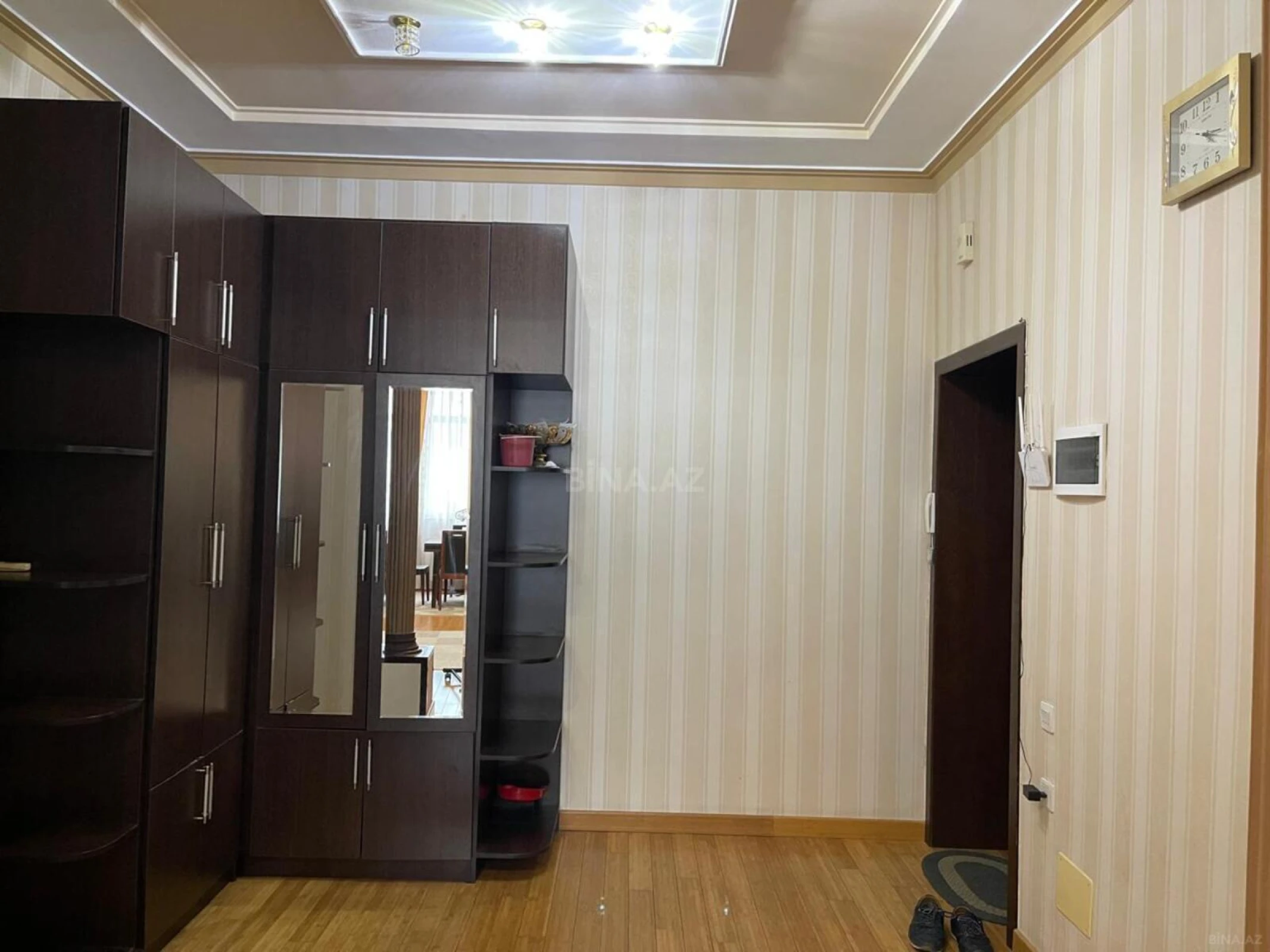 Kirayə verilir 3 otaqlı mənzil 153 m²