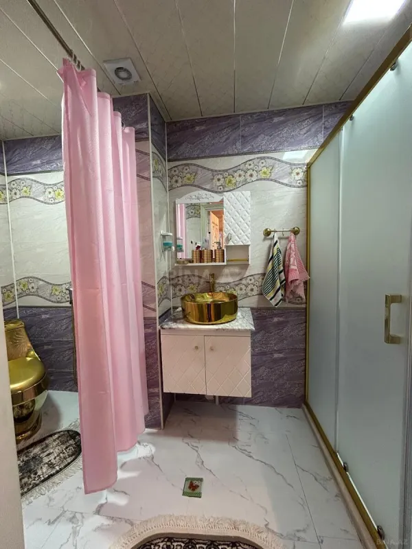 Satılır 3 otaqlı mənzil 125 m²