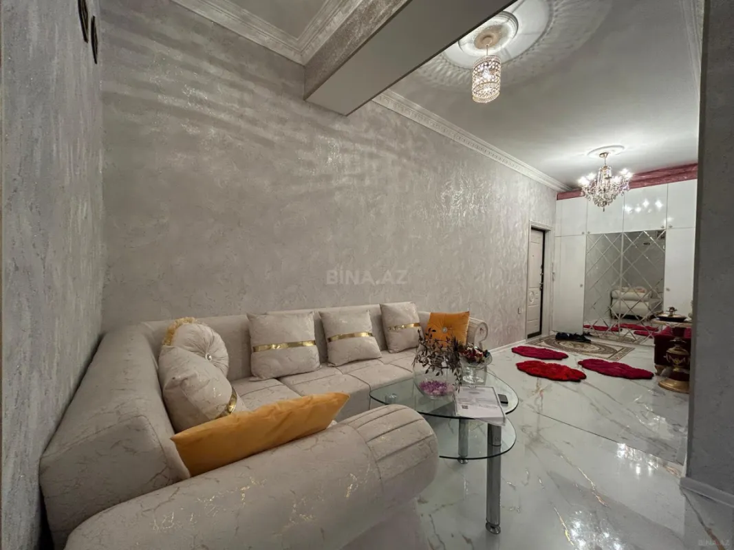 Satılır 3 otaqlı mənzil 125 m²