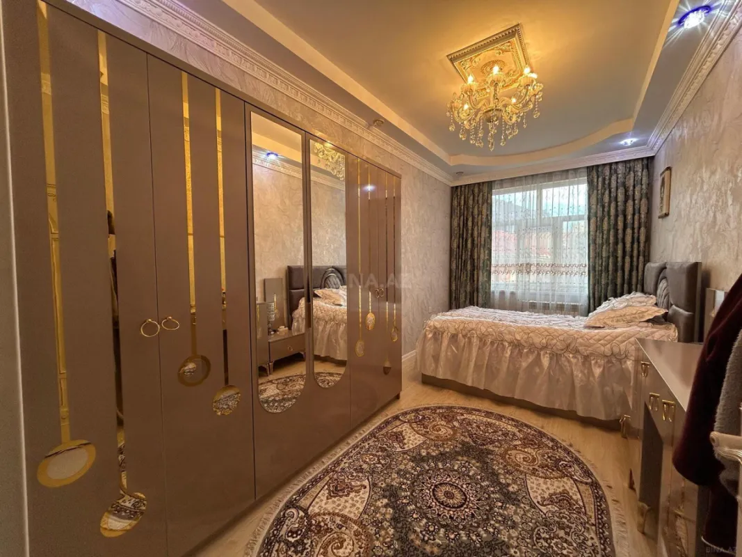 Satılır 3 otaqlı mənzil 125 m²