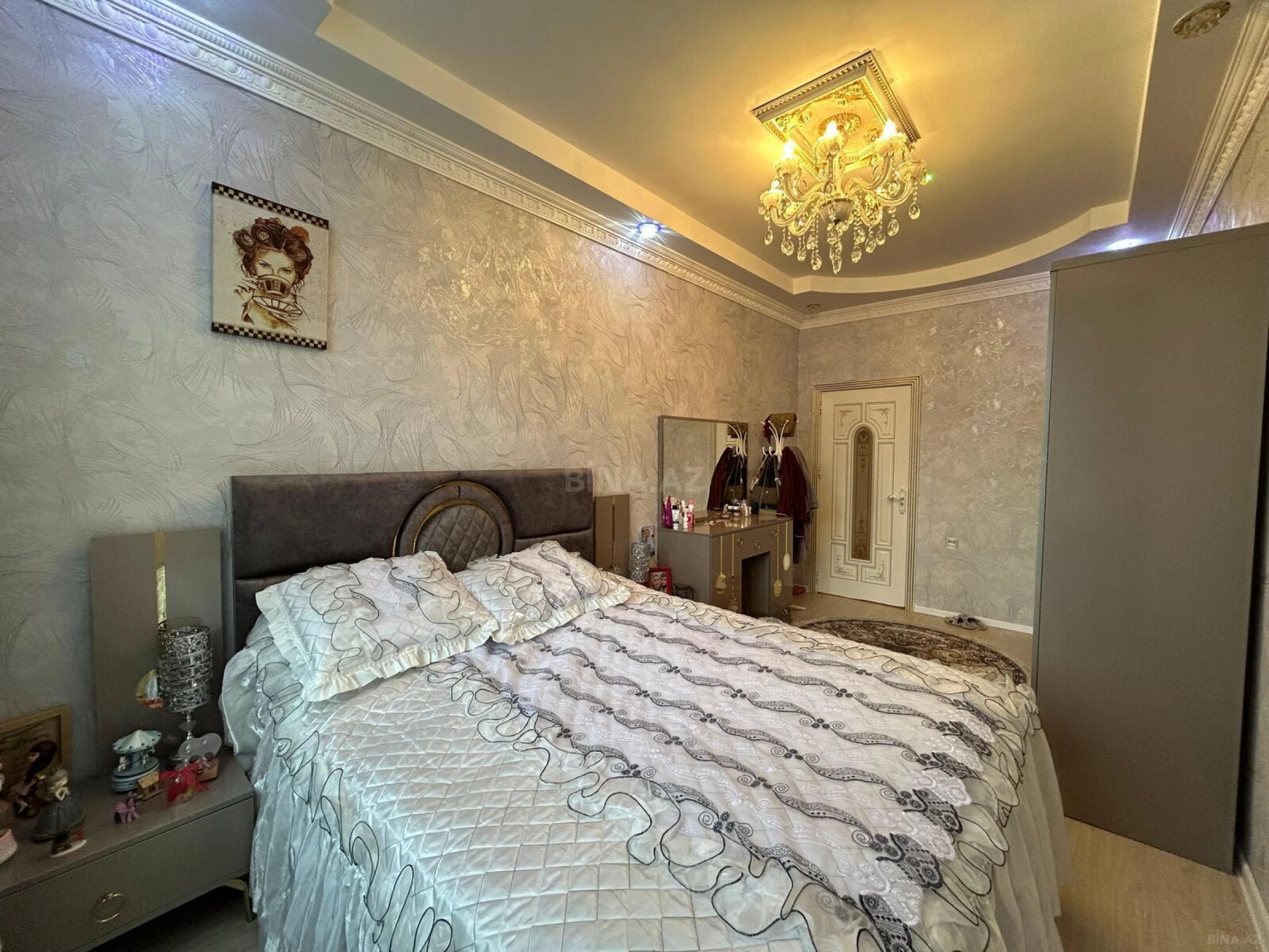 Satılır 3 otaqlı mənzil 125 m²