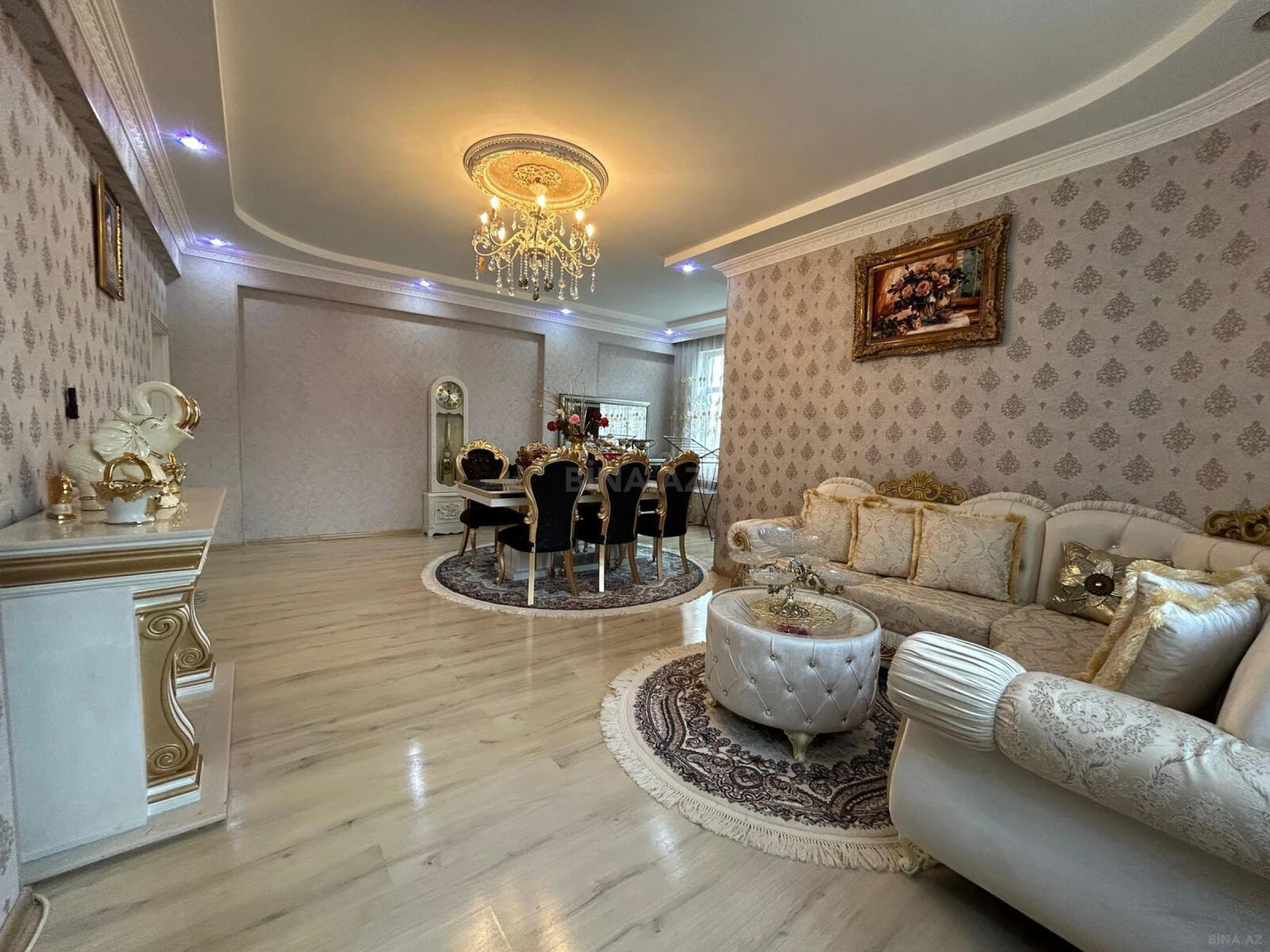 Satılır 3 otaqlı mənzil 125 m²